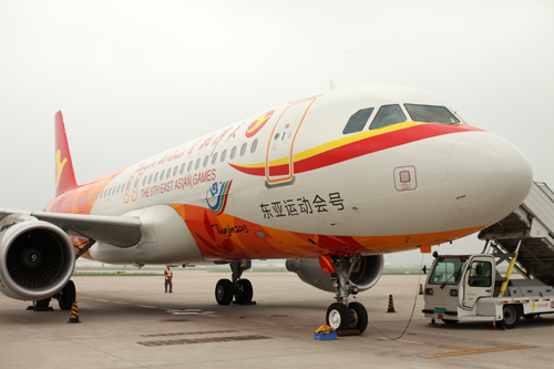 天津航空“东亚运动会号”飞机首航大连
