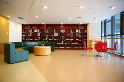 南开大学津南校区图书馆开放“休闲讨论区”